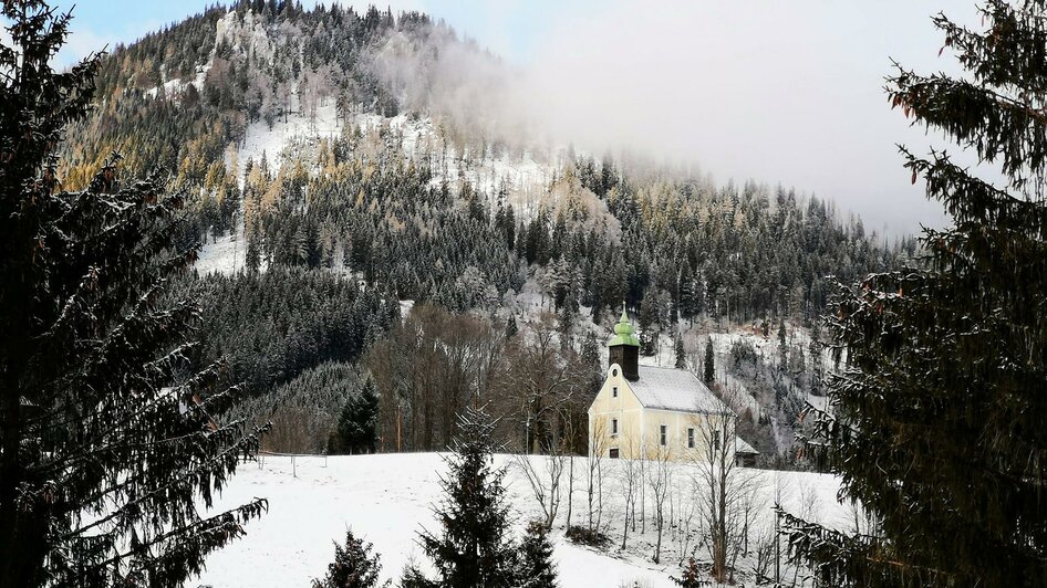 Barbarakirche in Gollrad - Winteransicht | © Romana Mattes