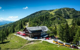 Hollhaus, Tauplitzalm, in summer | © Hollhaus