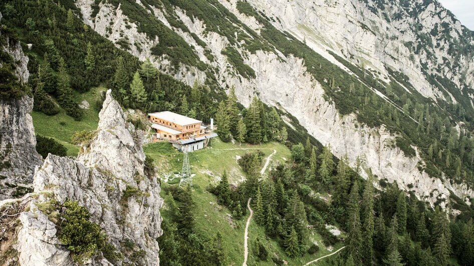 Serpentinen Richtung Buchsteinhaus im Gesäuse | © Stefan Leitner