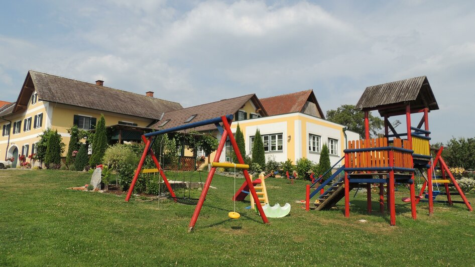 Buschenschank Kogler_Spielplatz_Oststeiermark | © Buschenschank Kogler