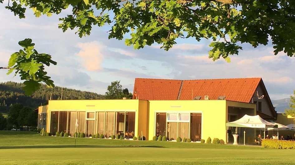 GolfCaféRestaurant-Außenansicht-Murtal-Steiermark | © Golf Club Murtal