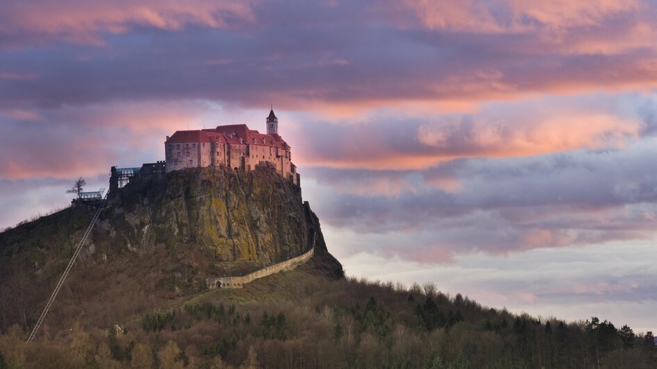 Die Riegersburg im Abendrot | © Schlösserstraße