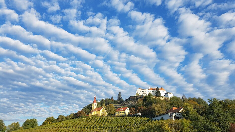 Blick auf Kapfenstein | © Spiritour.at