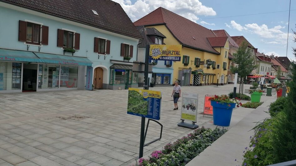 E-Bike Ladestation Fußgängerzone E-Bike Ladestation Fußgängerzone