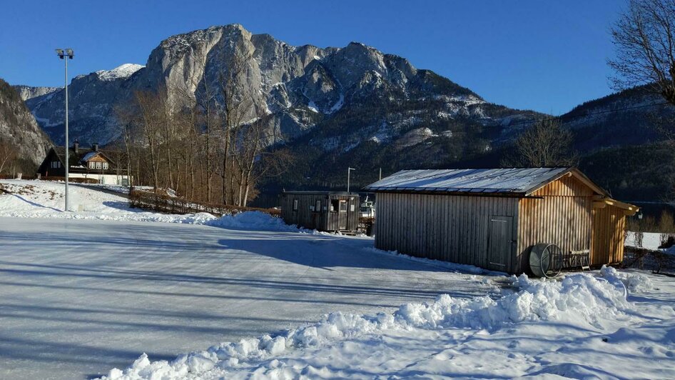 Eislaufplatz, Altaussee, Trisselwand Ausschank | © René Haselnus