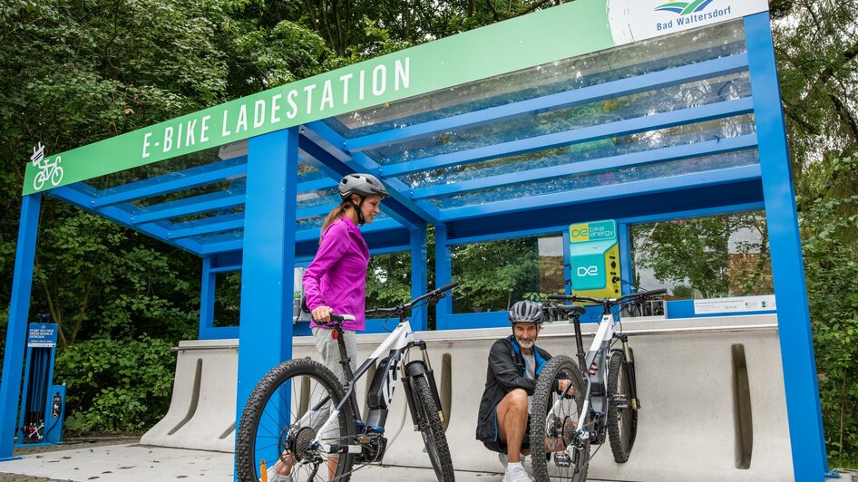 E-Bike Ladestation Kurpark | © Thermen- und Vulkanland