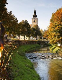 Safenbach mit Kirche@Bergmann | © Bergmann | TVB Bad Waltersdorf | © Bergmann