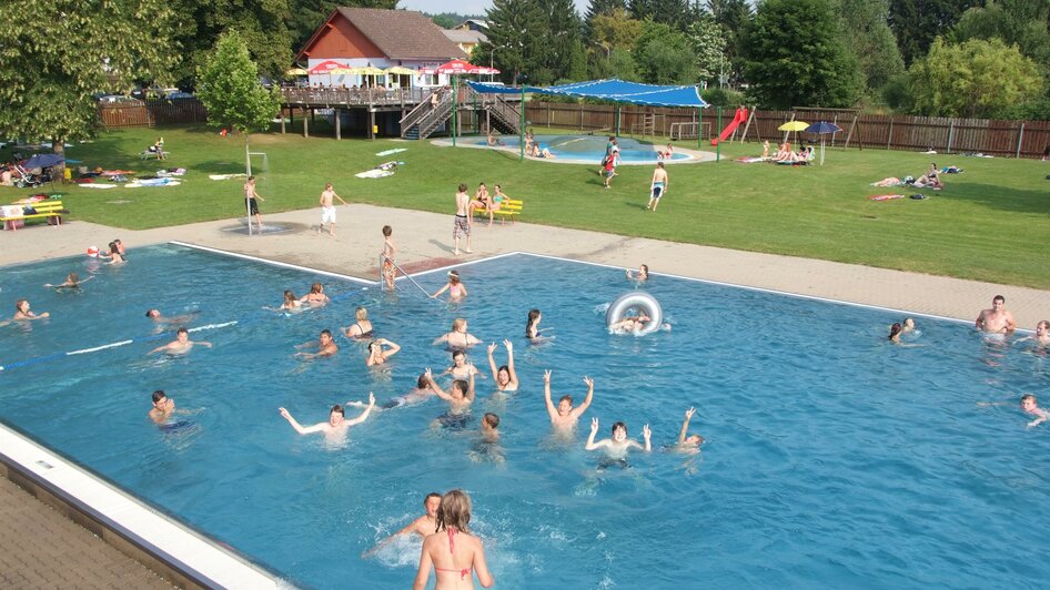 Freibad_Pool_Oststeiermark | © Marktgemeinde Kaindorf