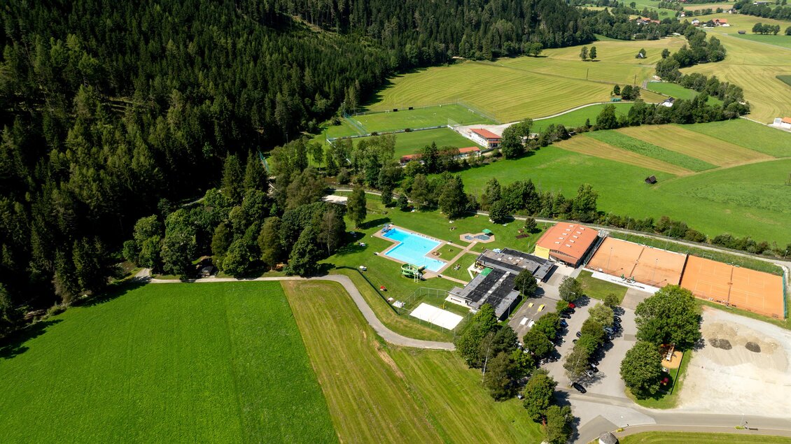 Freizeitzentrum Oberwölz mit Blick aufs Freibad | © TV Murau