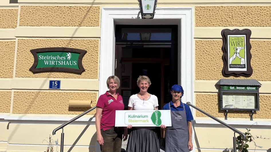 Das Team mit der Auszeichnung Kulinarium STMK. | © TV Hochsteiermark