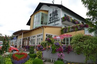 Kirchenwirt Sommer_Außenansicht_Oststeiermark | © Gasthof Kirchenwirt Sommer