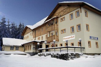 Gasthof Roseggerhof_im Winter_Oststeiermark | © Gasthof Roseggerhof