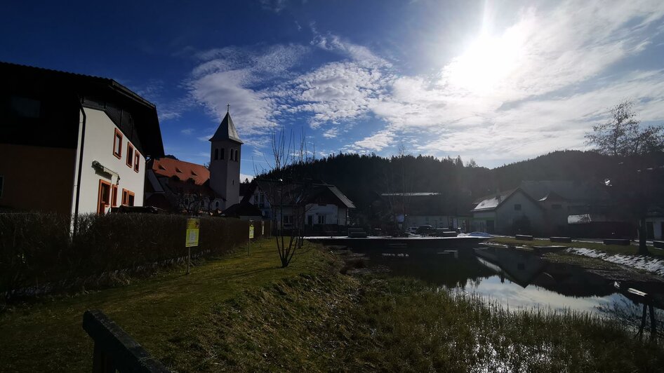 Dorfplatz Mitterbach mit Teich | © TV Hochsteiermark