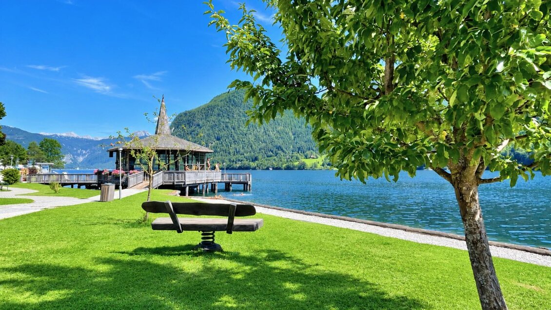Bank im Gemeindepark von Grundlsee | © Tourismusverband Ausseerland