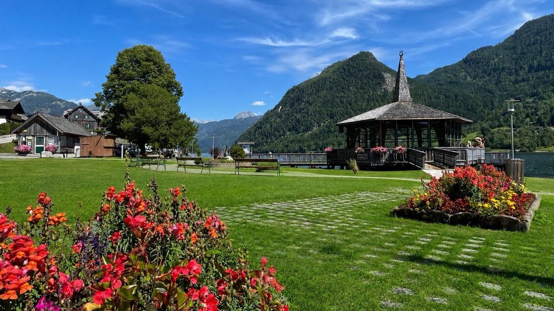 Wiese im Gemeindepark von Grundlsee | © Tourismusverband Ausseerland