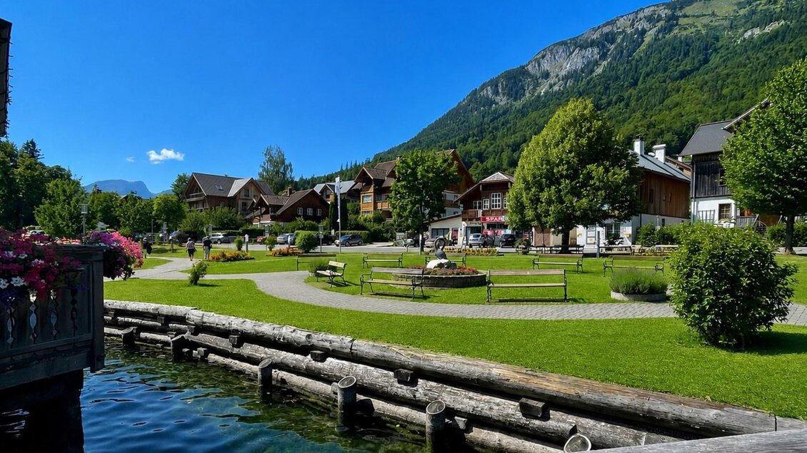Bänke im Gemeindepark Grundlsee | © Tourismusverband Ausseerland
