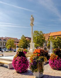 Hauptplatz Marienbrunnen | © Stdtmarketing KHS-Fuerstenfeld Wolfgang Spekner | Stadtmarketing KHS-Fuerstenfeld Wolfgang Spekner | © Stdtmarketing KHS-Fuerstenfeld Wolfgang Spekner