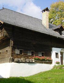 Rauchstubenhaus_Aussenansicht_Oststeiermark | © Rauchstubenhaus