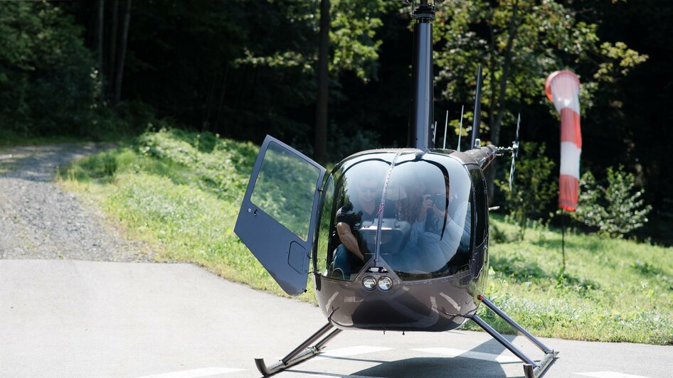 Georgiberg Hochzeit Helikopter | Weingut Georgiberg | © Weingut Georgiberg Georgiberg Hochzeit Helikopter | © Weingut Georgiberg