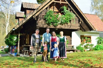 Joglland lakecottage_family_Eastern Styria | © Joglland Seehütte