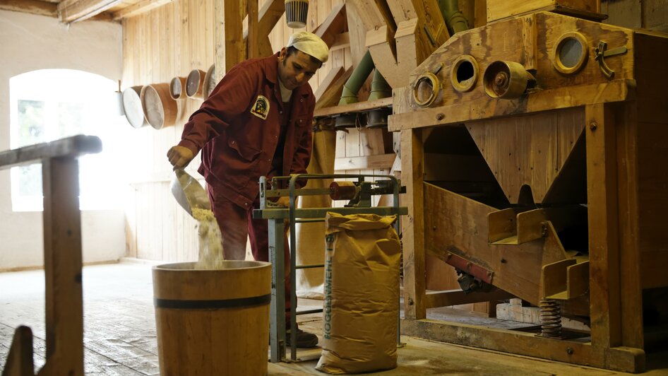 Posch Mühle_bei der Arbeit_Oststeiermark | © Tourismusverband Oststeiermark