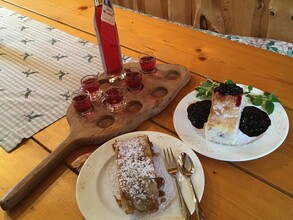 Hausgemachte Strudel | © Mostschenke Moorstüberl