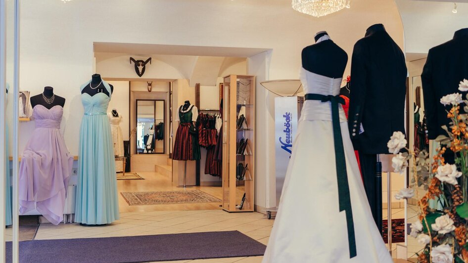 ModehausNeuböck-Ausstellung-Murtal-Steiermark | © Neuböck Mode-Hochzeit-Trachten