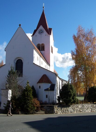 KirchePöls-Außenansicht1-Murtal-Steiermark | Kth. Kirche Hl. Nikolaus Pöls | © Kth. Kirche Hl. Nikolaus Pöls