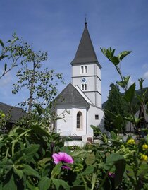 KirchePusterwald-Außenansicht-Murtal-Steiermark | © Kath. Kirche "Maria im Moos" Pusterwald | Kath. Kirche "Maria im Moos" Pusterwald | © Kath. Kirche "Maria im Moos" Pusterwald