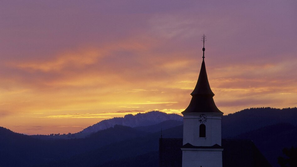 Kirchturm_Sonnenuntergang_Oststeiermark_Bergmann | © Tourismusverband Oststeiermark