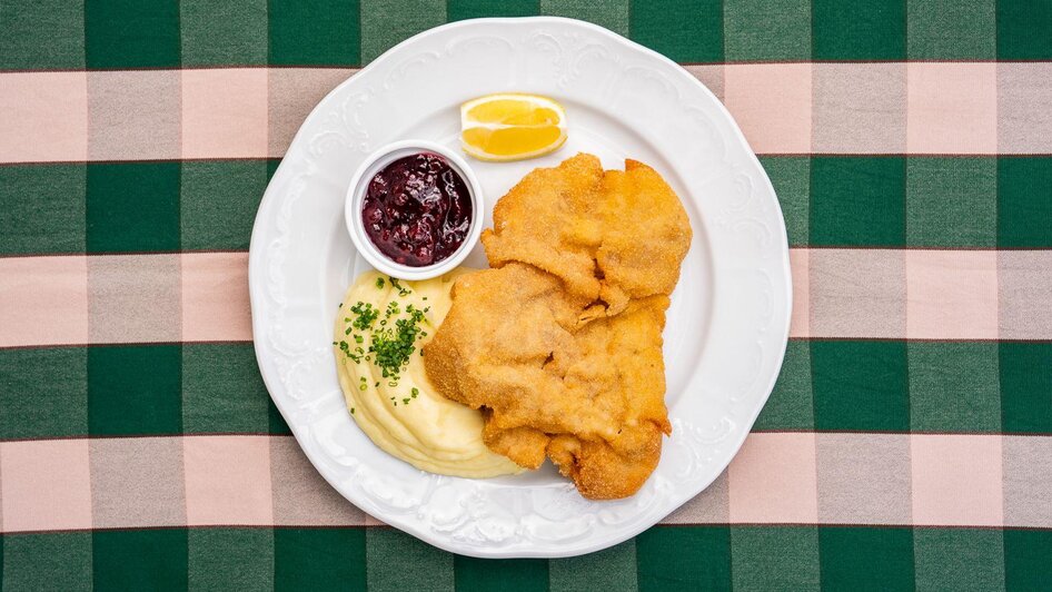 Alpen Arnika, Tauplitzalm, Schnitzel | © Hotel Alpen Arnika