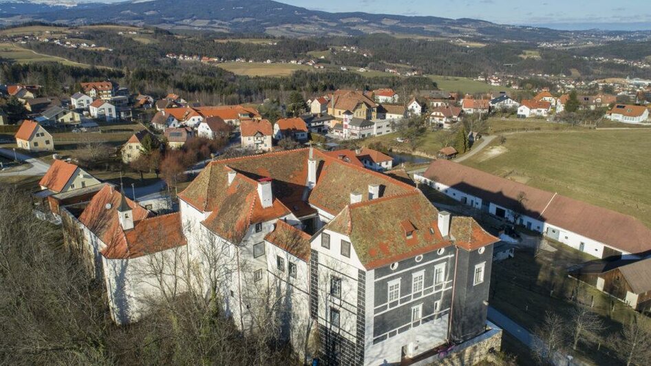 Schloss Aichberg_Luftaufnahme_Oststeiermark | © Tourismusverband Oststeiermark