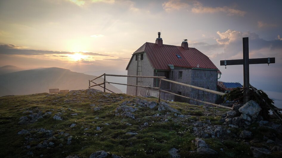 Schneealpenhaus Sonnenaufgang