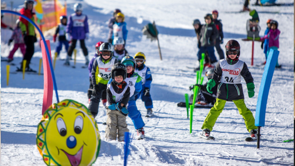 Kinder in der Skischule | © TVB Ausseerland - Salzkammergut/Tom Lamm