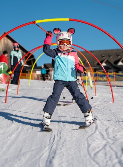 Child skiing_Eastern Styria | © Cian Baumgartner
