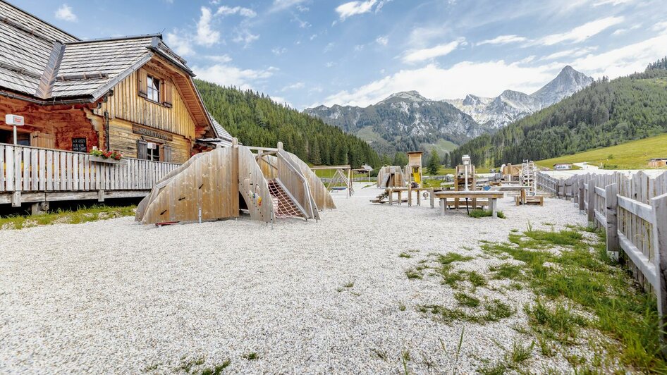 Großer Kinderspielplatz bei der Sportalm Kaiserau | © Thomas Sattler