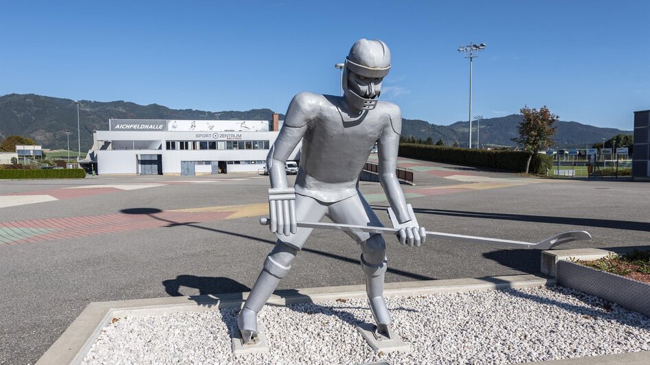 Sportzentrum-Statue-Murtal-Steiermark | © Sportzentrum Zeltweg