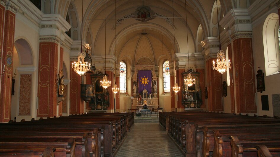 Stadtpfarrkirche_Bänke_Oststeiermark | © Tourismusverband Oststeiermark