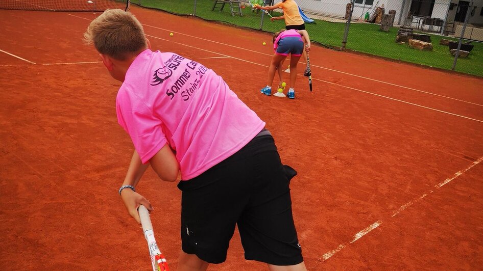 Tennisplatz außen | © Kerim Sijercic