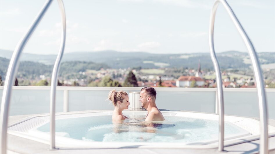 Pärchen_Whirlpool_08 | © Hotel & Therme NOVA