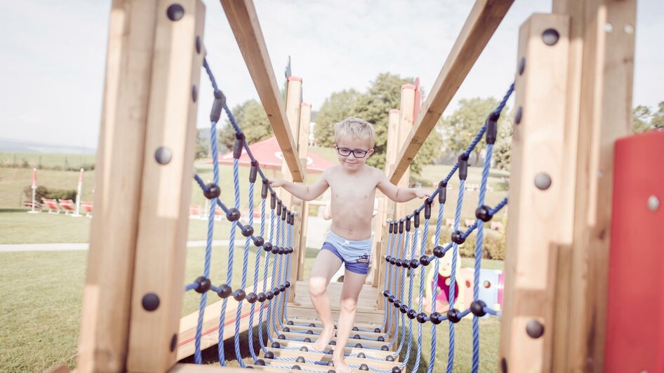 Spielplatz_Kind_Spielturm_01 | © Hotel & Therme NOVA