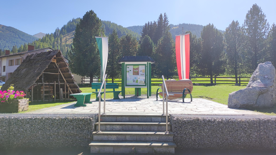 Infostand-Dorfplatz-Hohentauern-Murtal-Steiermark | © Marlene Zandl