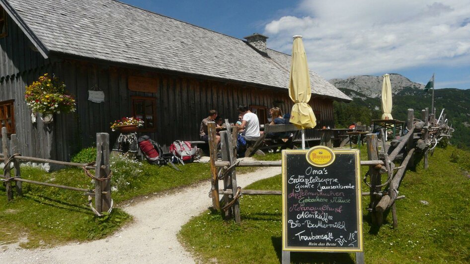 Eingang zur Trawenghütte, Tauplitzalm | © TVB Ausseerland Salzkammergut/S. Zink