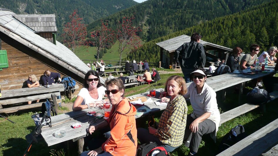 Tyrnauer Almhütte_Terrasse_Oststeiermark | © Tourismusverband Oststeiermark