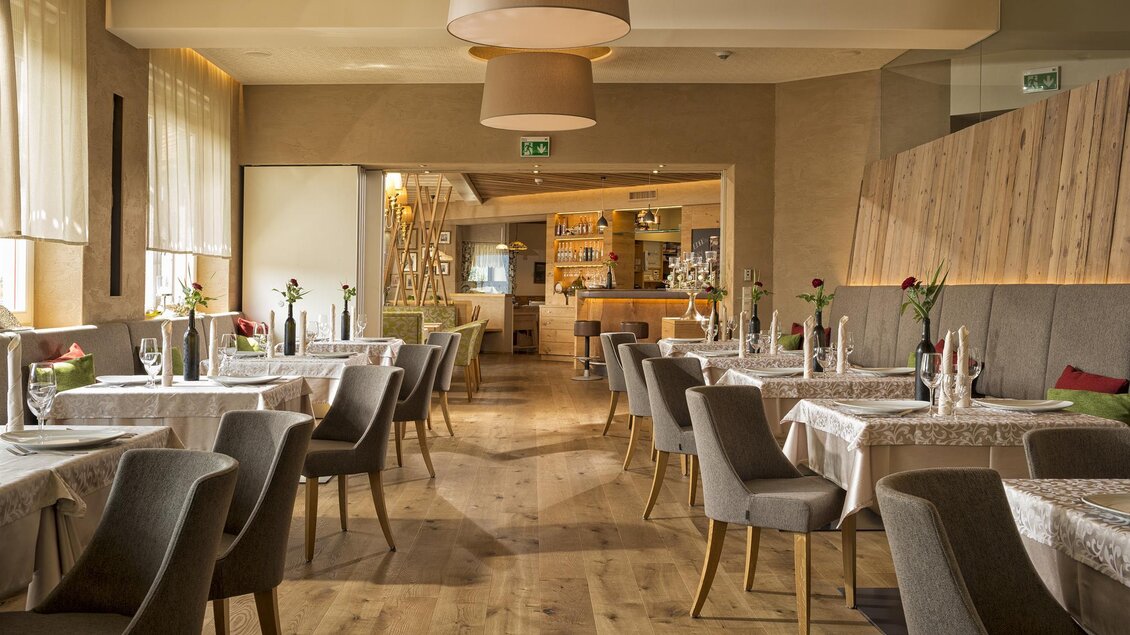 Man sieht die Inneneinrichtung des Restaurants Wilde Eder. | © WILDe EDER