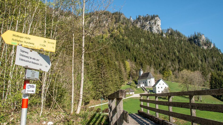 Pfarrkirche und Bergsteigerfriedhof Johnsbach | © Christian Scheucher