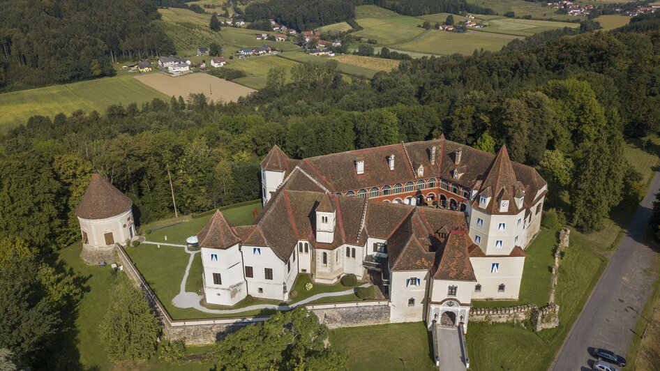 Luftaufnahme Schloss Kornberg | © Schlösserstraße, Franz Suppan