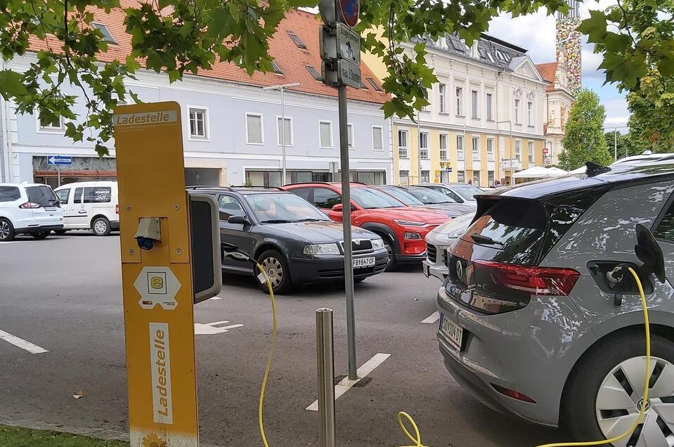 E-Bike Ladestation Hauptplatz/ Springbrunnen Feldbach - Impression #1 | © Tourismusverband Feldbach