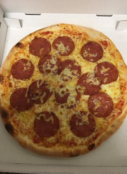 Pizza von Edi | © Edi's Pizzeria