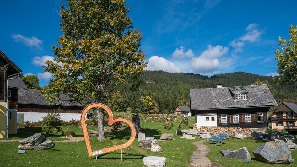 Geopark Glashütten mit Fotoherz | © TV Südsteiermark